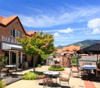 Courtyard Dining